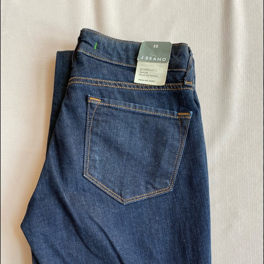 J Brand Curvy fit Boot leg blue jeans Size 25 NWT